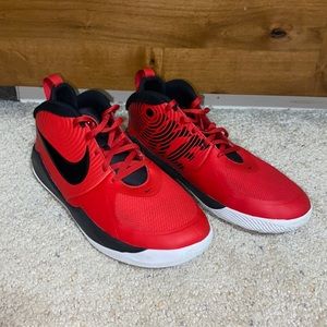 Nike Team Hustle Big Boy’s Basketball Shoes